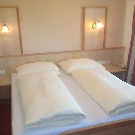 Pensionat Bergblick 3*