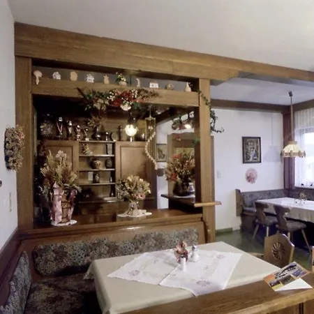 Pensionat Bergblick 3*